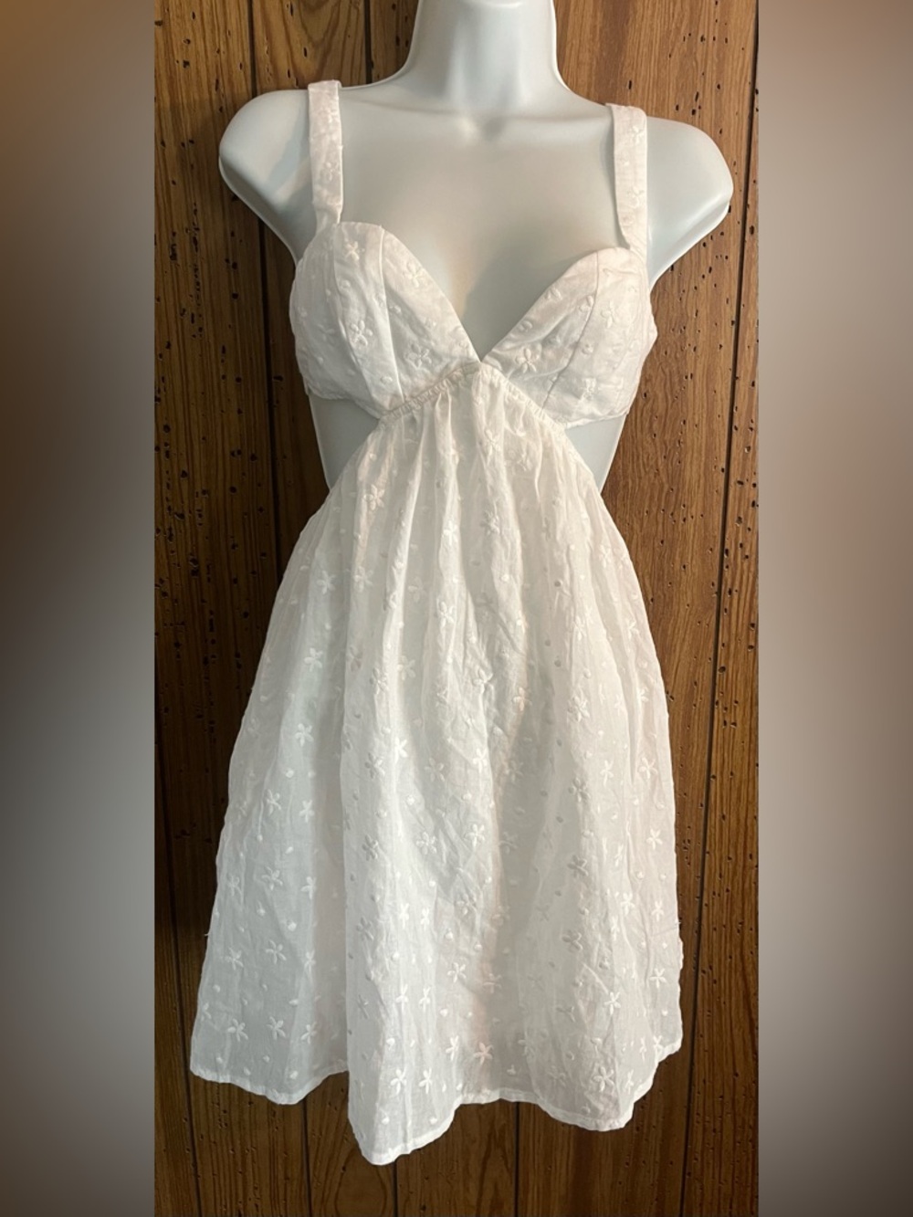 Princess Polly Klalia White Eyelet Mini Dress with Sweetheart Neck - Picture 4 of 6